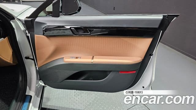 Hyundai Grandeur Hybrid 2025 — Photo 21/30
