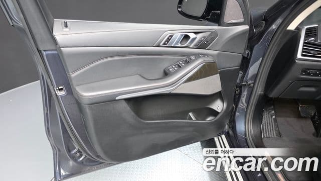 BMW X5 2022 — Photo 30/34