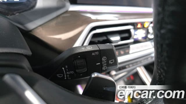 BMW X5 2022 — Photo 28/34