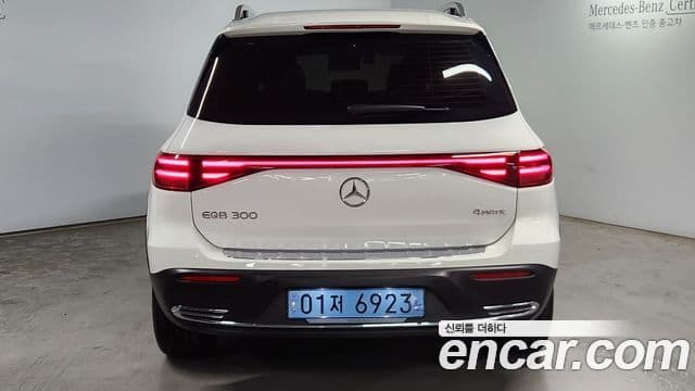 Mercedes-Benz EQB 2024 — ფოტო 15/19