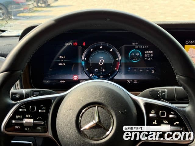 Mercedes-Benz G-Class 2021 — Photo 12/18