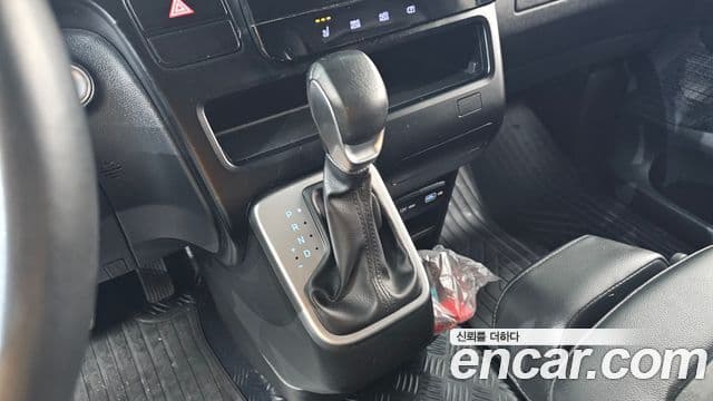 Hyundai Staria 2023 — Şəkil 9/20