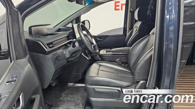 Hyundai Staria 2023 — Şəkil 26/32
