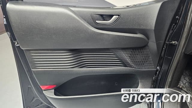 Hyundai Staria 2023 — Şəkil 9/32