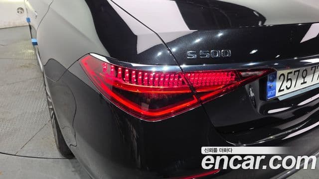 Mercedes-Benz S-Class 2023 — Photo 22/38