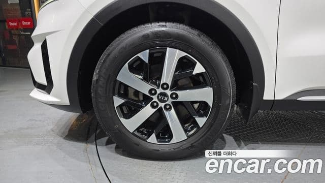Kia Sorento 2021 — Фото 5/20