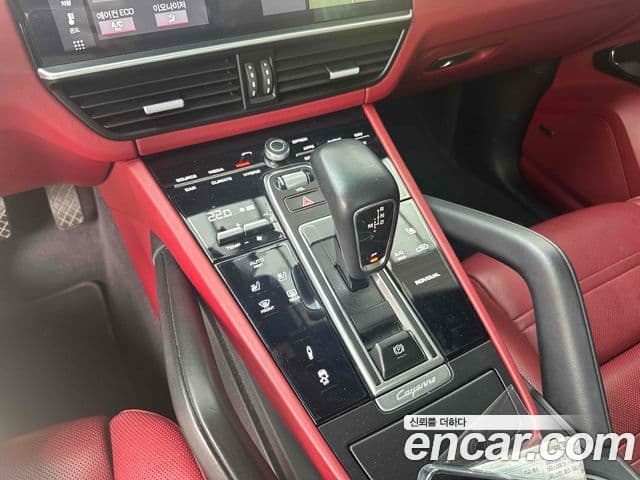 Porsche Cayenne 2020 — фото 11 из 20
