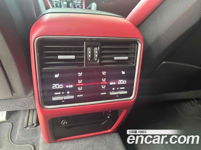 Porsche Cayenne 2020 — Şəkil 13/20