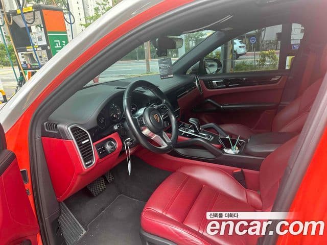 Porsche Cayenne 2020 — фото 15 из 20