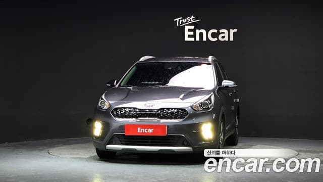 Kia Niro 2020 — Şəkil 28/30