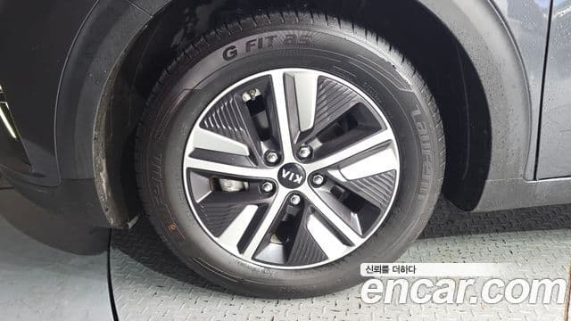 Kia Niro 2020 — Şəkil 25/30