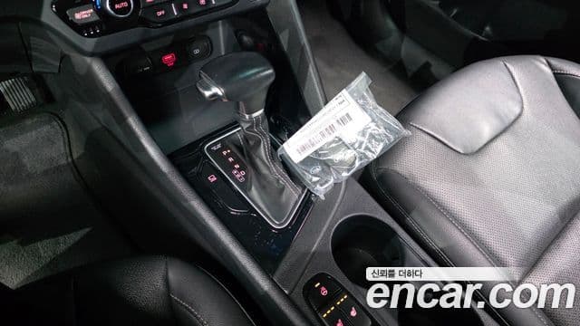 Kia Niro 2020 — Şəkil 12/30