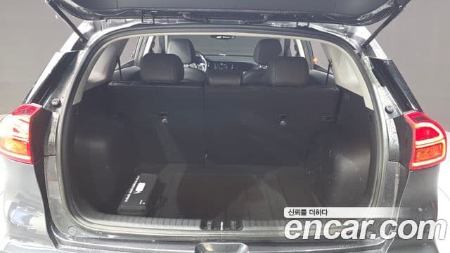 Kia Niro 2020 — Şəkil 9/30