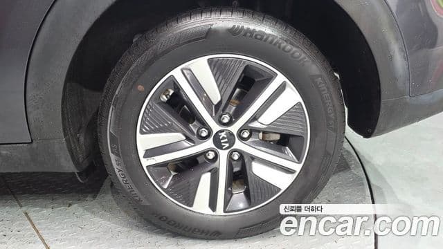 Kia Niro 2020 — Şəkil 22/30