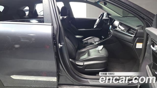 Kia Niro 2020 — Şəkil 24/30