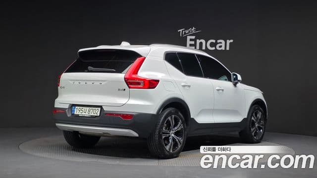 Volvo XC40 2021 — Şəkil 14/20