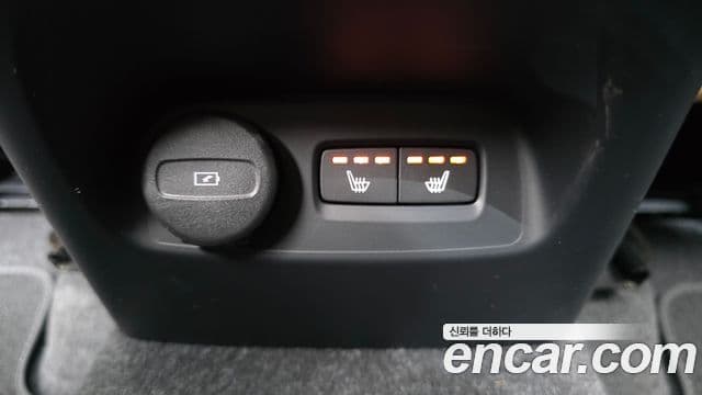 Volvo XC40 2021 — Şəkil 9/20