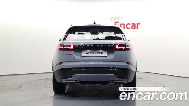 Land Rover Range Rover Velar 2026 — Фото 6/20