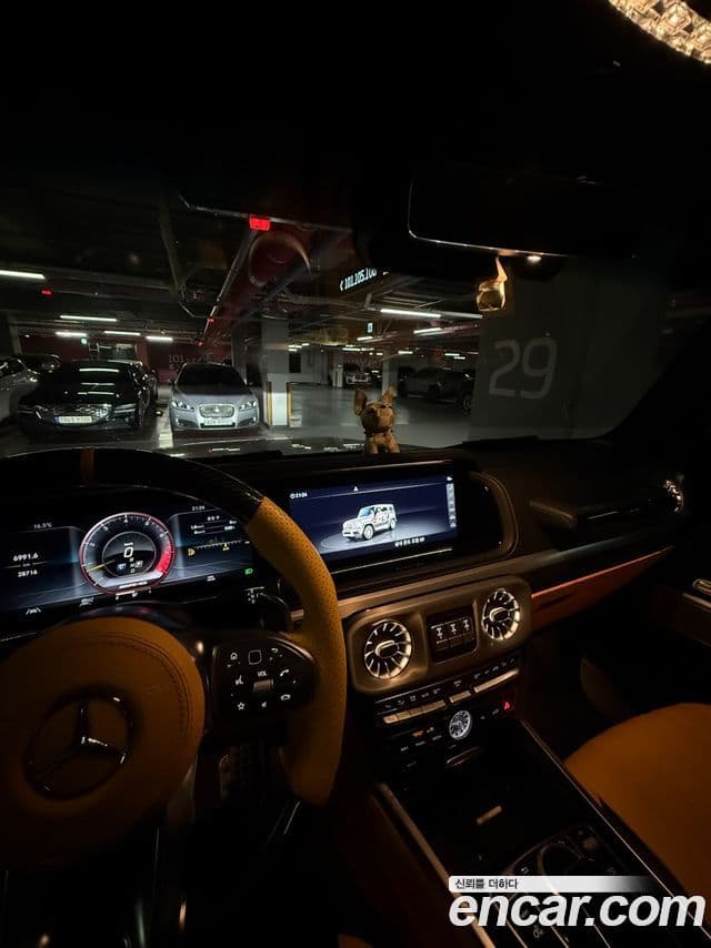 Mercedes-Benz G-Class 2021 — Photo 8/10