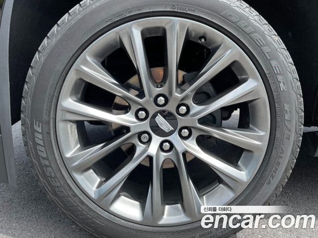 Cadillac Escalade 2019 — Photo 12/17