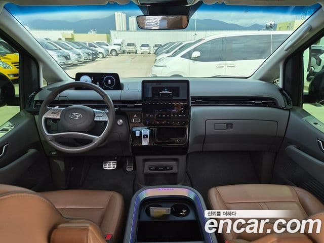 Hyundai Staria 2023 — ფოტო 10/15