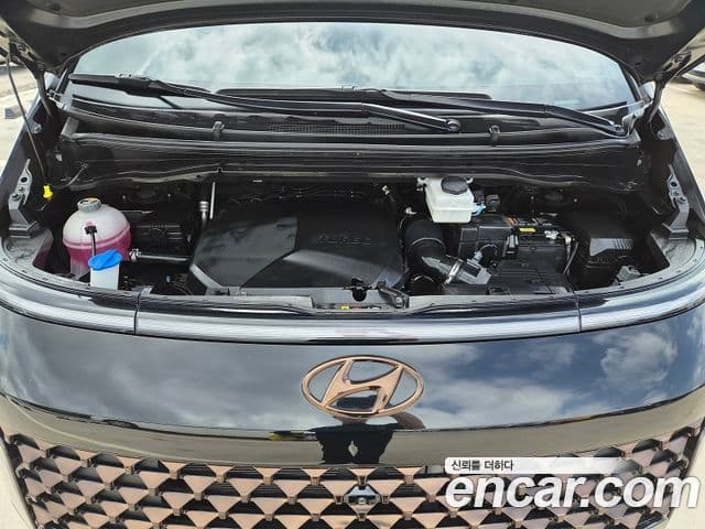 Hyundai Staria 2023 — ფოტო 9/15