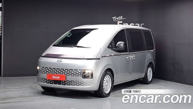 Hyundai Staria 2021 — ფოტო 1/20
