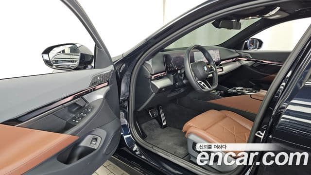 BMW 5 Series 2024 — Şəkil 10/20