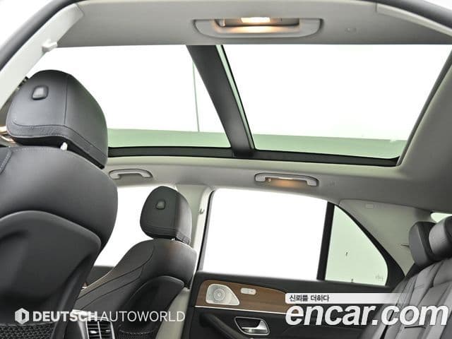 Mercedes-Benz GLE-Class 2021 — Фото 19/20