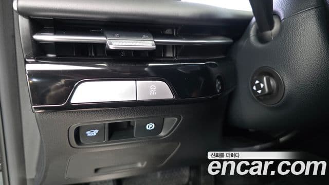 Genesis Electrified G80 2025 — Şəkil 19/20