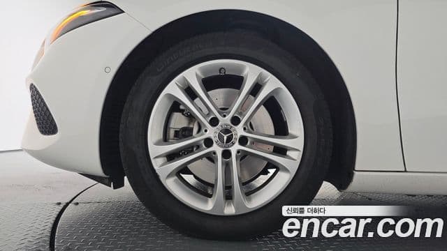Mercedes-Benz A-Class 2024 — ფოტო 5/20