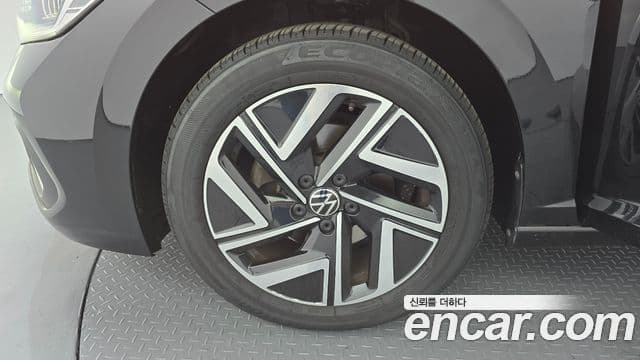 Volkswagen Jetta 2023 — Şəkil 5/20