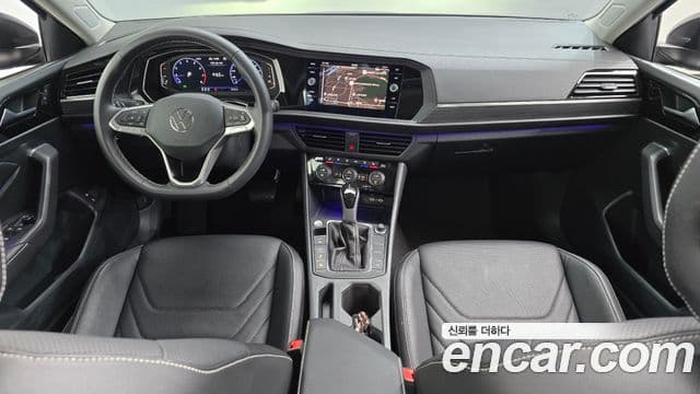 Volkswagen Jetta 2023 — Şəkil 7/20