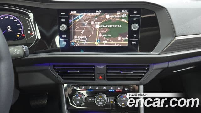 Volkswagen Jetta 2023 — Şəkil 17/20