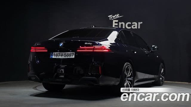 BMW 5 Series 2024 — Şəkil 2/20