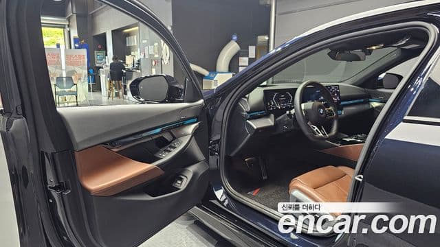 BMW 5 Series 2024 — Şəkil 10/20