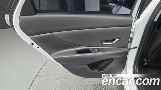 Hyundai The New Avante Hybrid 2023 — Photo 20/30