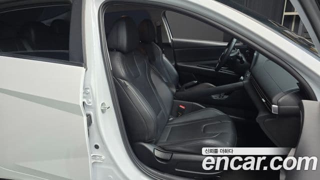 Hyundai The New Avante Hybrid 2023 — Photo 7/30