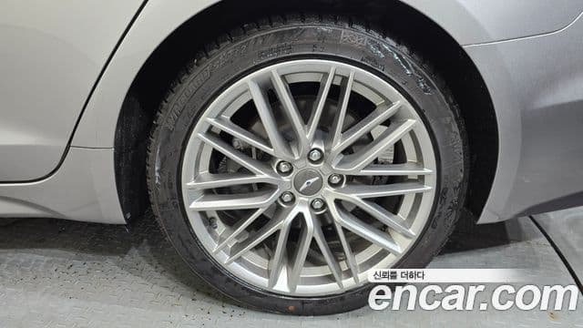 Genesis G70 2019 — ფოტო 23/35