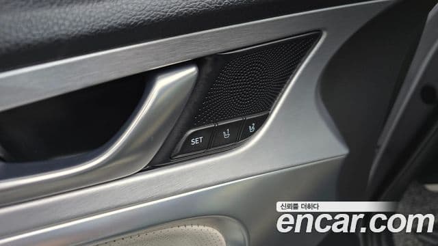 Genesis G70 2019 — ფოტო 11/35