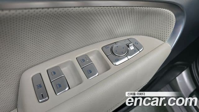 Genesis G70 2019 — ფოტო 7/35