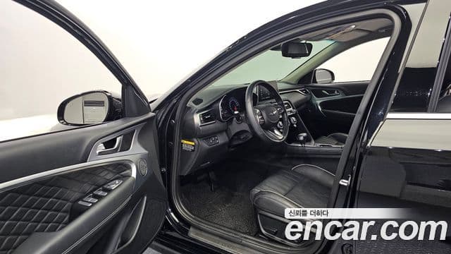 Genesis G70 2019 — Şəkil 32/33