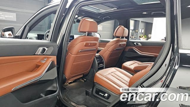 BMW X7 2024 — Фото 11/20