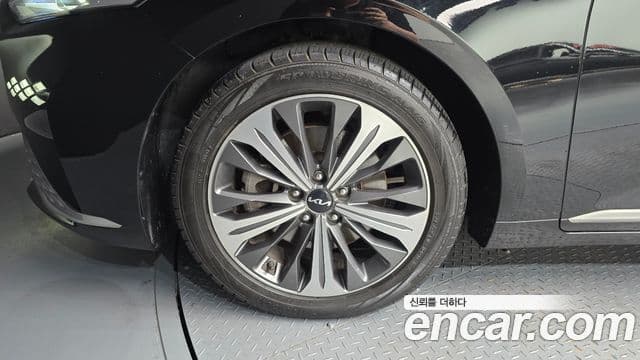 Kia K8 2021 — ფოტო 4/20