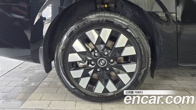 Hyundai Staria 2024 — фото 5 из 20