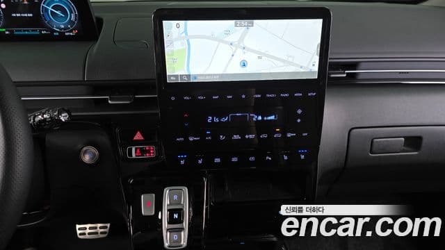 Hyundai Staria 2024 — Şəkil 13/20