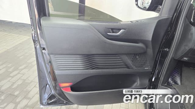 Hyundai Staria 2024 — Photo 37/37