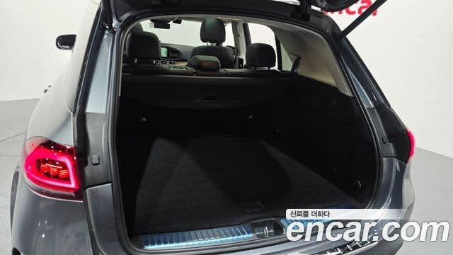 Mercedes-Benz GLE-Class 2021 — ფოტო 16/20