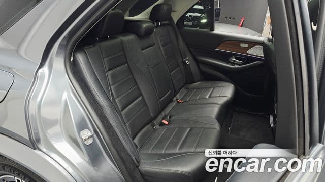 Mercedes-Benz GLE-Class 2021 — ფოტო 17/20
