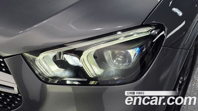 Mercedes-Benz GLE-Class 2021 — Photo 24/35